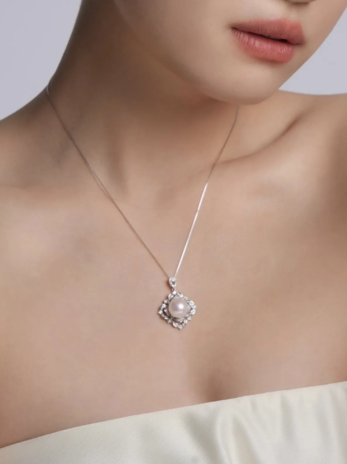 Lotus Crystal Pearl Pendant