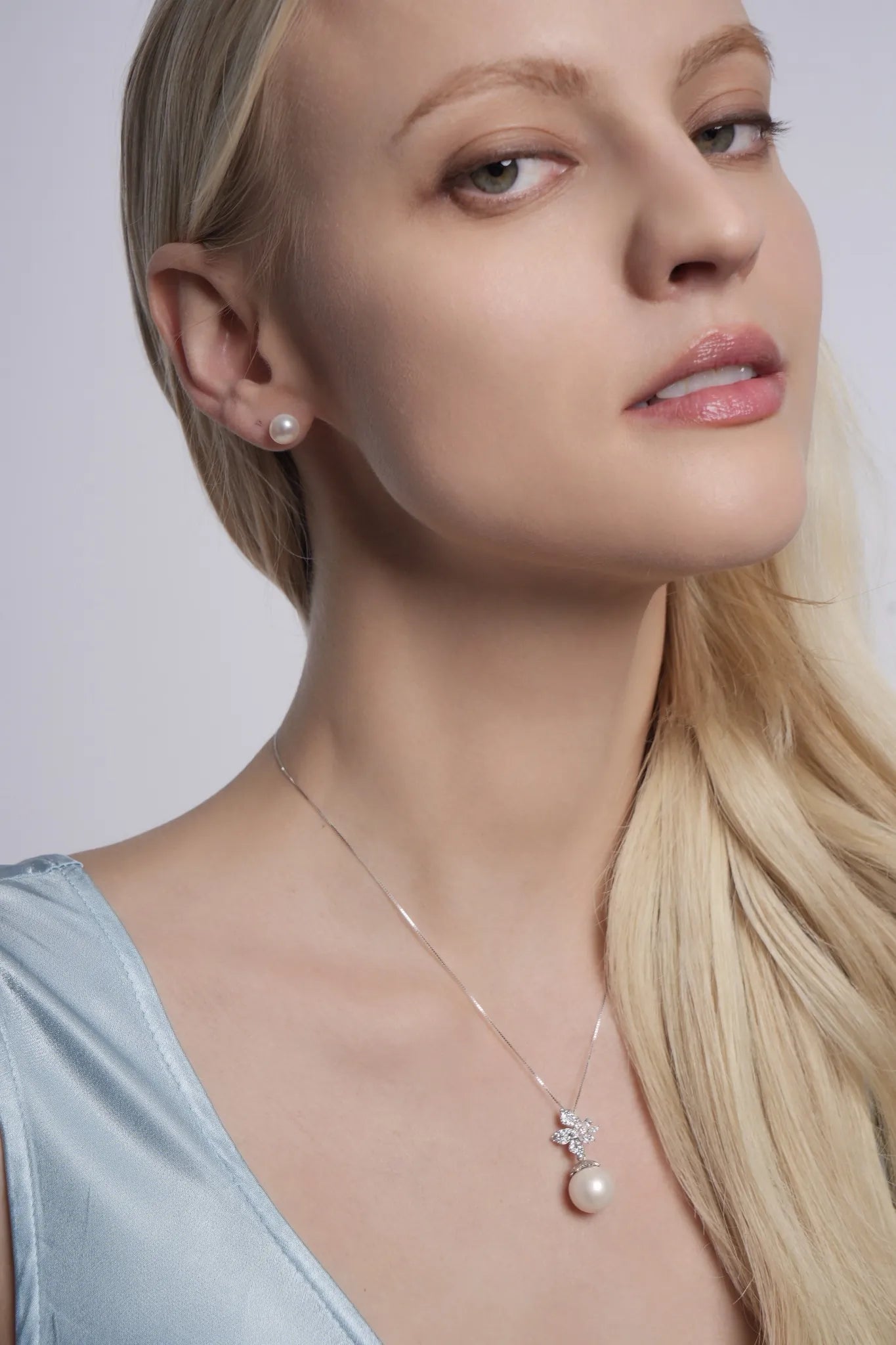 Fleur Crystal Pearl Pendant