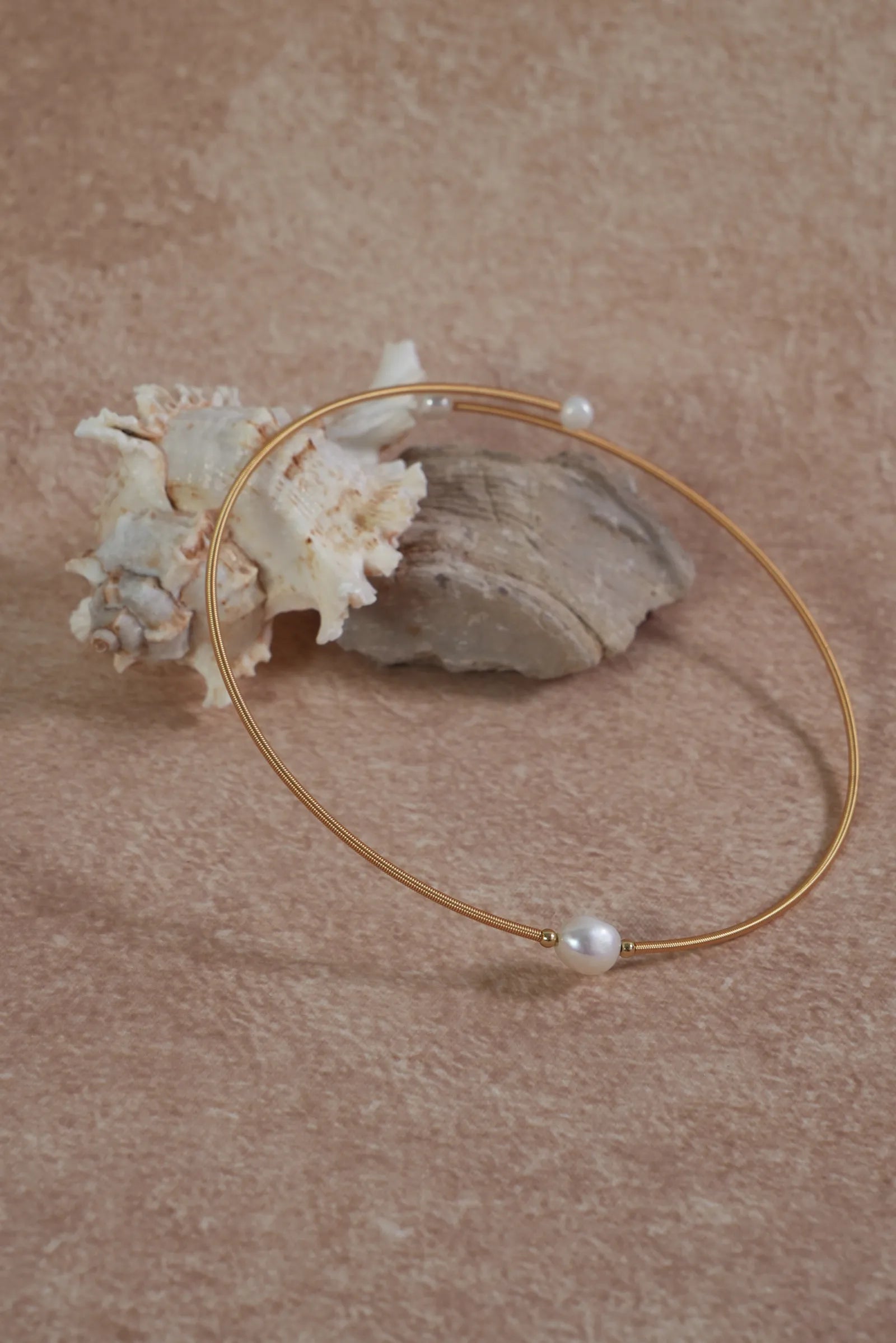 Luna Single Pearl Choker