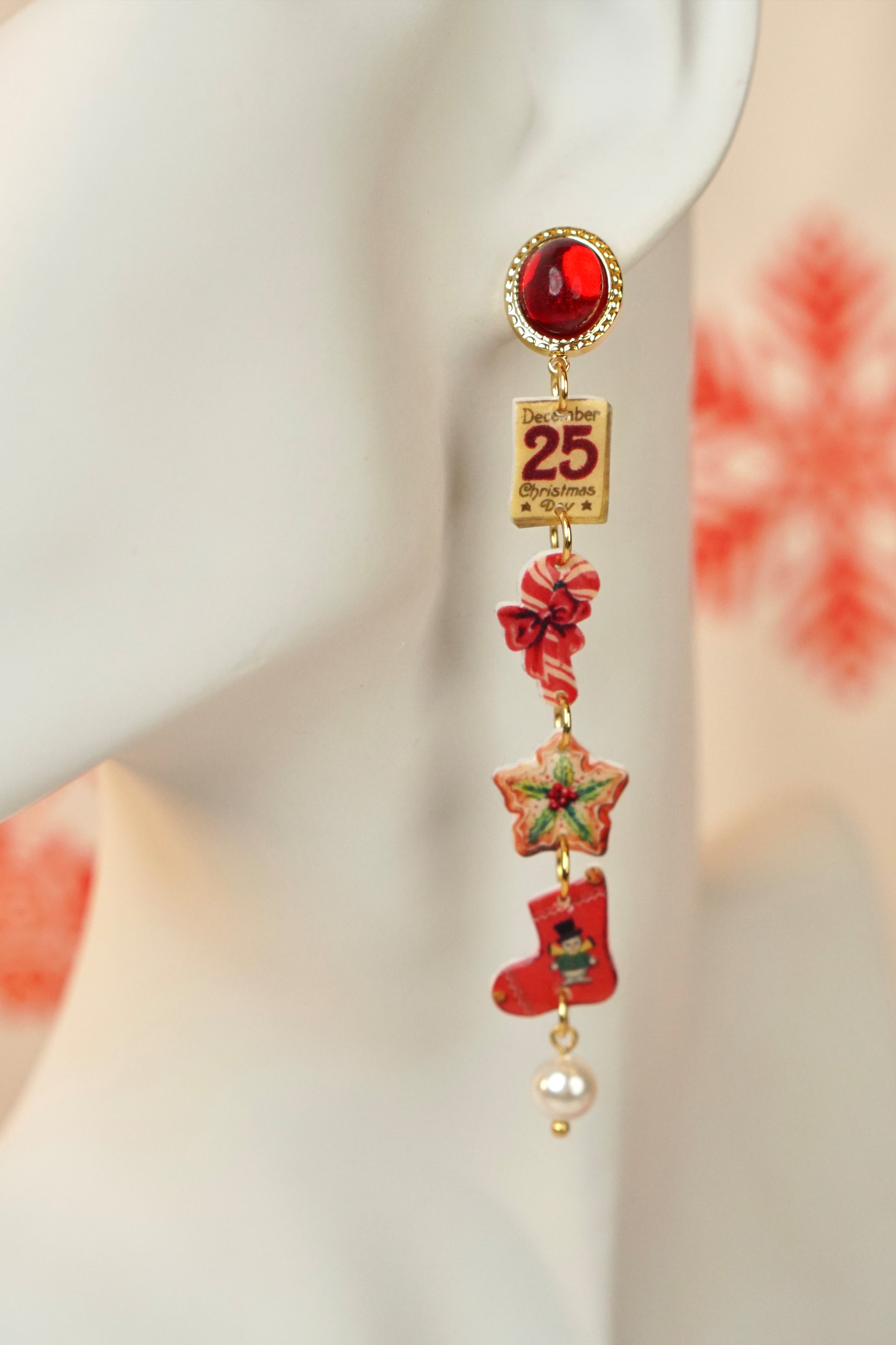Asymmetric Christmas Charm Drop Earrings – Festive Holiday Edition