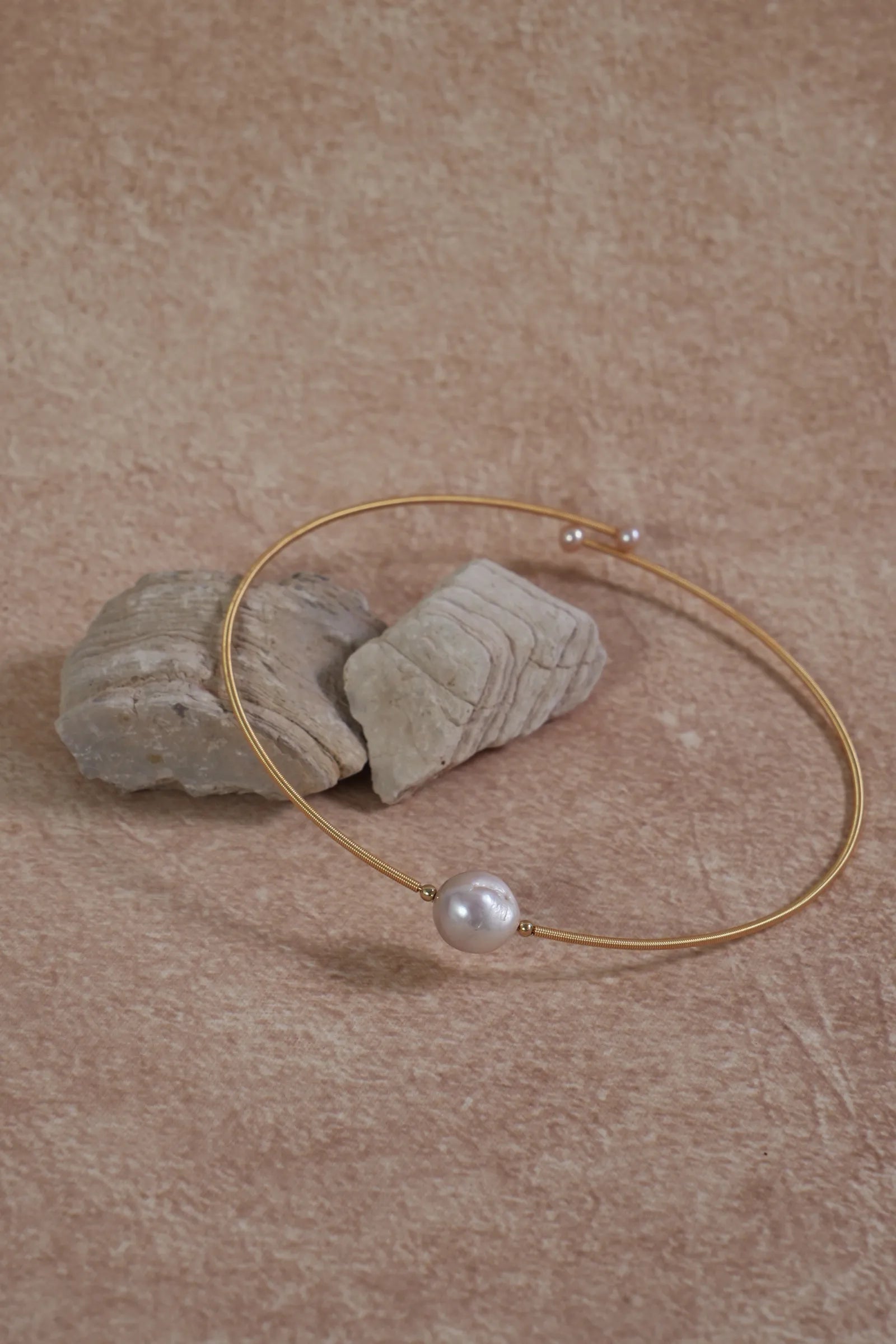 Miora Classic Pearl Choker