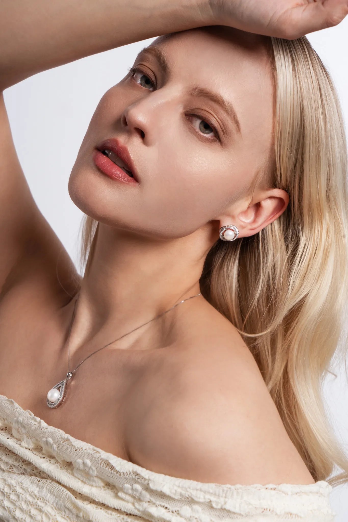 Pearldrop Statement Pendant Necklace