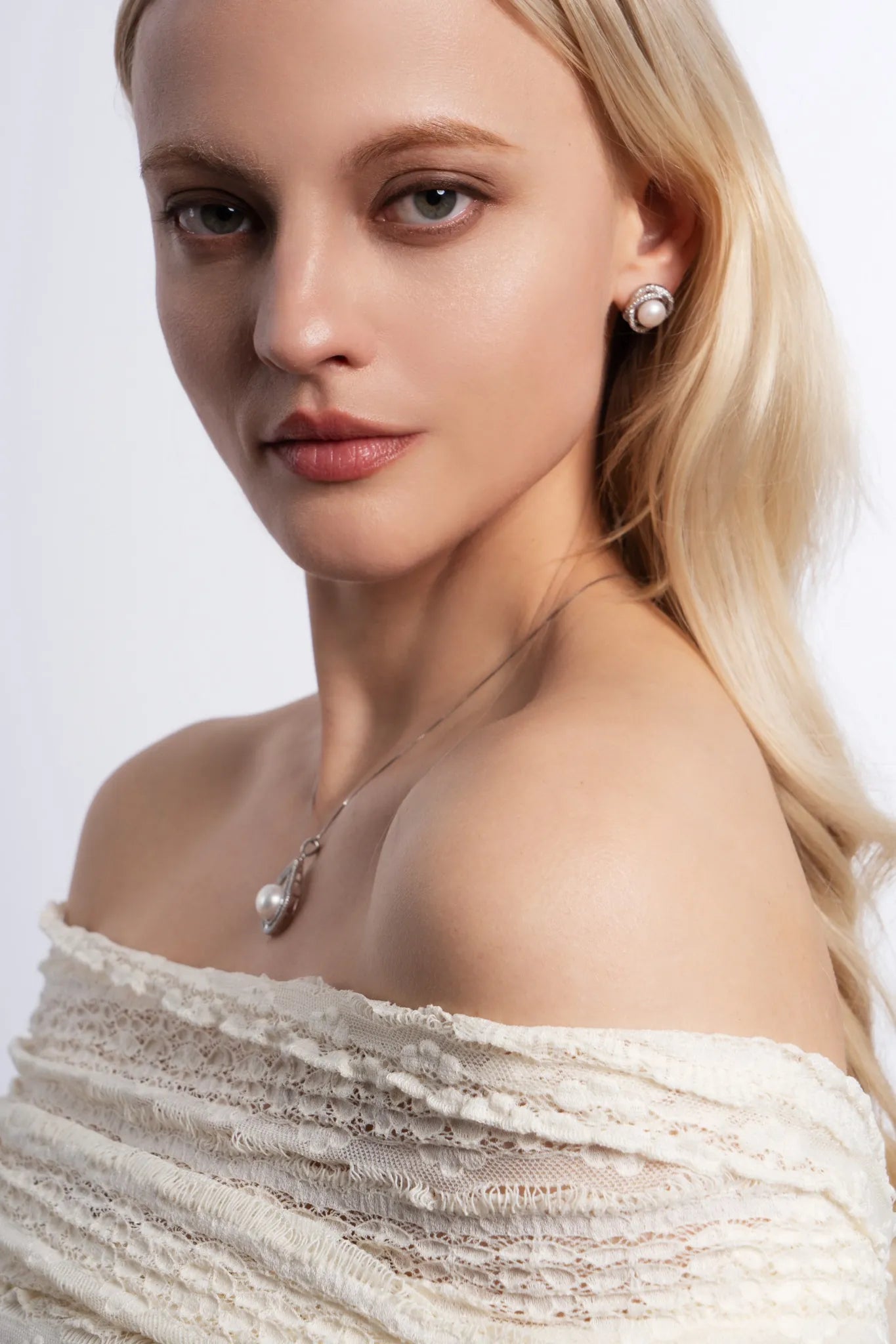 Pearldrop Statement Pendant Necklace