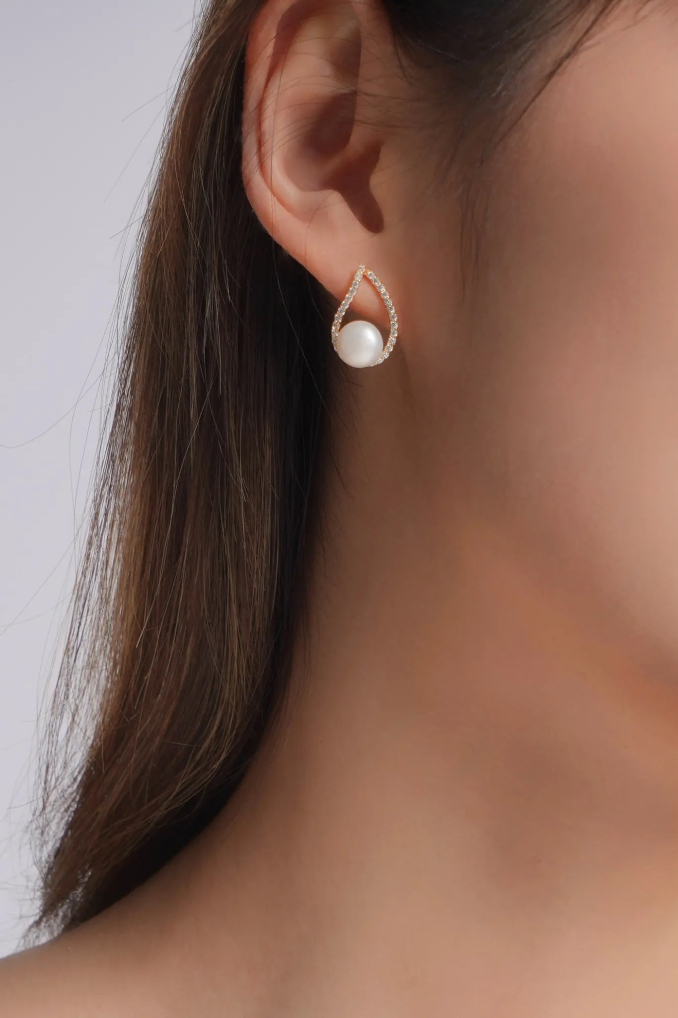 Raindrop Pearl Gold Earrings