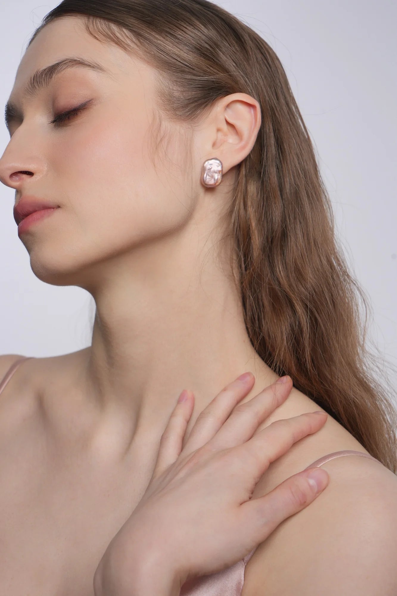 Uroda Rose Coin Pearl Earrings